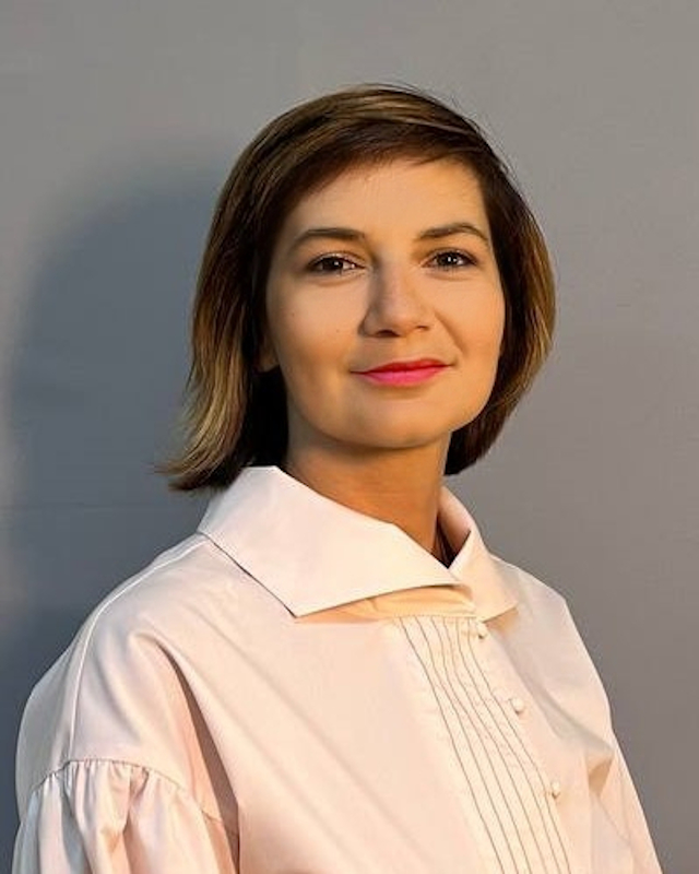 Воспитатель первой категории Чеснокова Александра Викторовна.