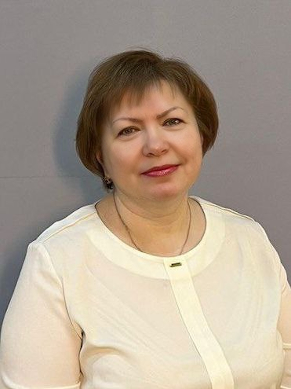  Музыкальный  руководитель высшей категории Козурова Ирина Юрьевна.